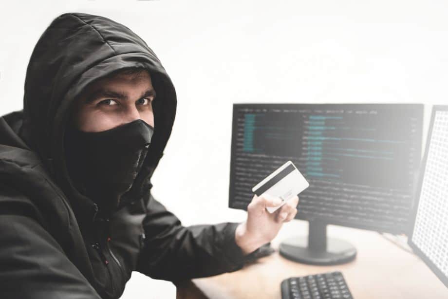 Piratage de compte bancaire : qui est vraiment responsable et comment se faire rembourser ?