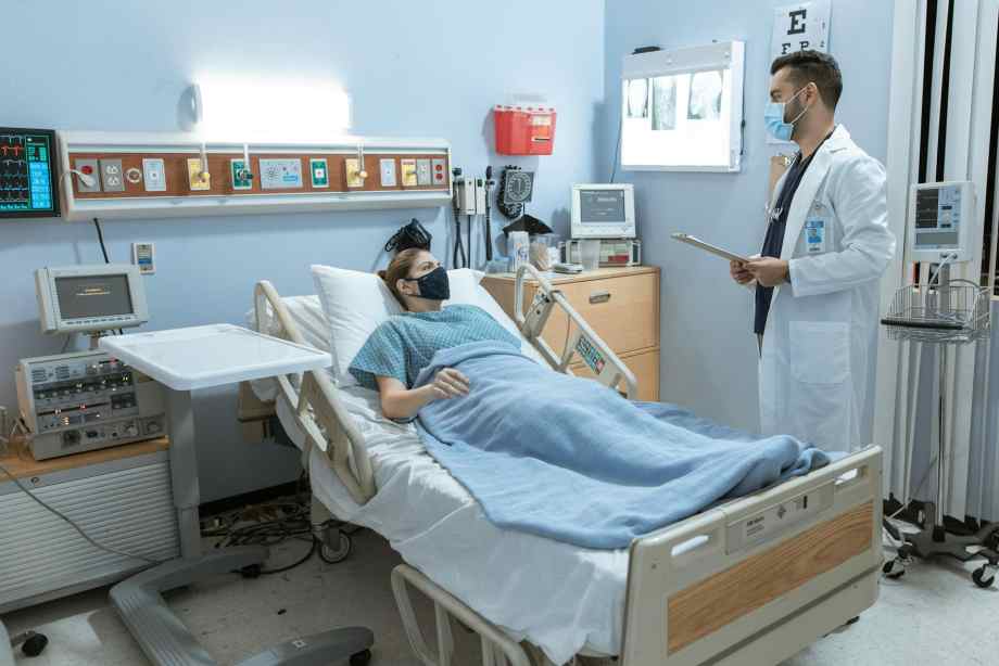 Congés payés et arrêt maladie : ce que dit la loi sur la rétroactivité