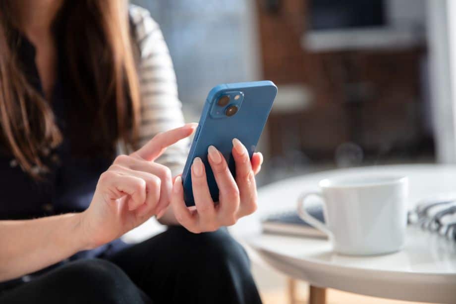Comment activer une carte bancaire sur iPhone ? Étapes simples à suivre