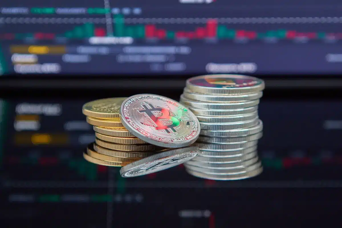 Graphique montrant la répartition de l'offre du token ASTER entre airdrops, écosystème et trésorerie