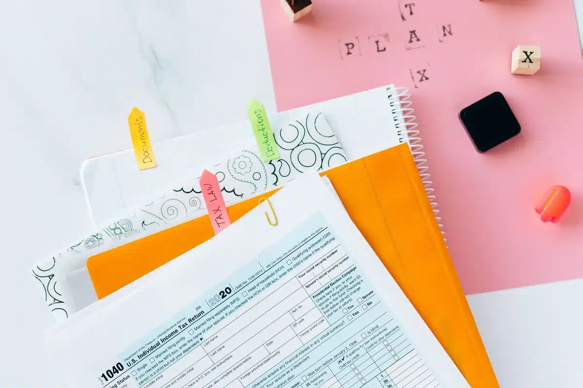 Documents fiscaux organisés et archivés pour audit