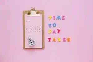 Retirer l&rsquo;argent d&rsquo;un compte à terme : étapes, frais et précautions