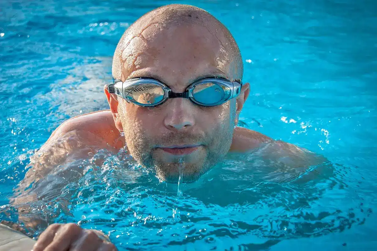 Processus de staking de tokens dans un pool de liquidité avec réserves
