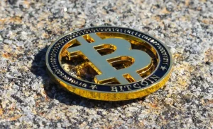 Réseau décentralisé avec nœuds interconnectés et flux de données numériques représentant l'IA et la blockchain