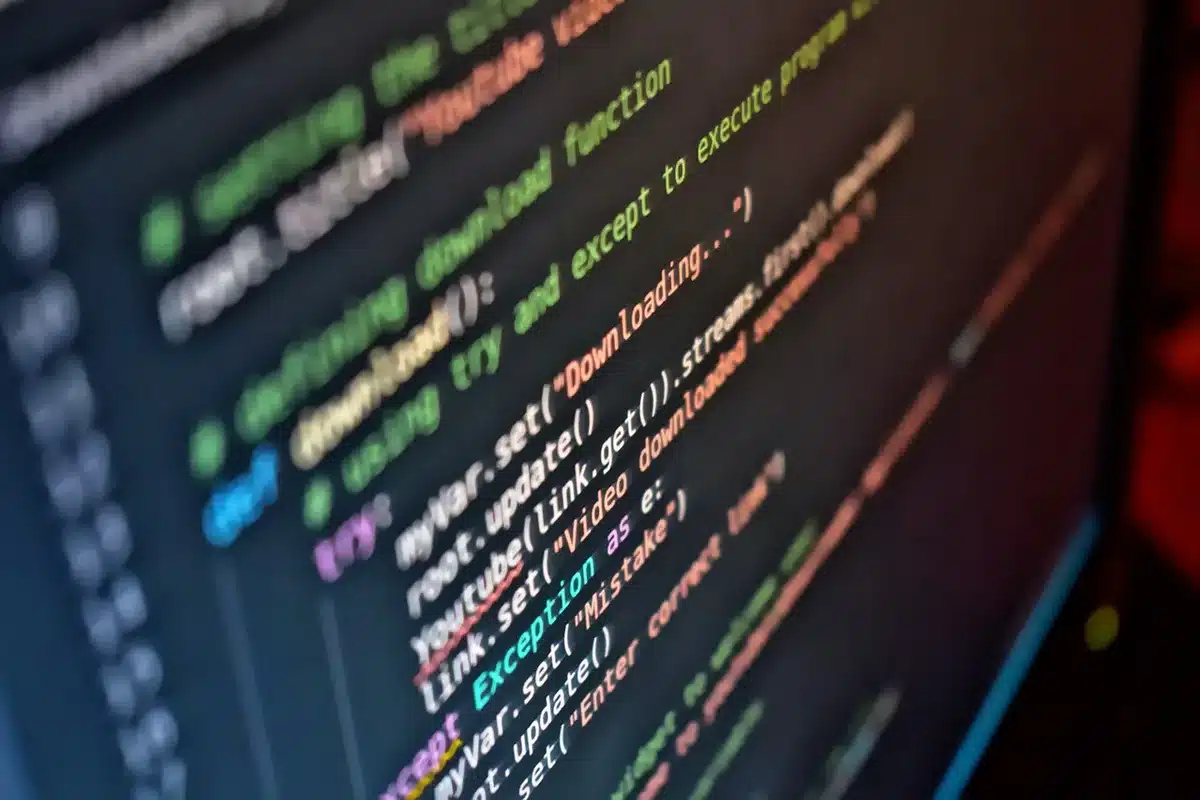 Interface de plateforme de trading montrant templates et ordres intégrés