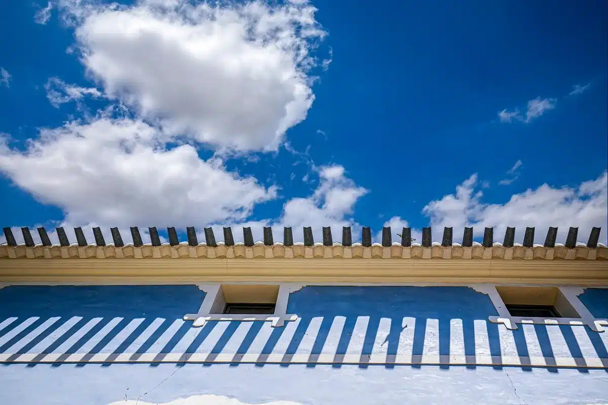 Façade d'un bâtiment d'institution financière symbolique