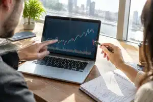 Divergence baissière ou tendance haussière : quel signal suivre ?